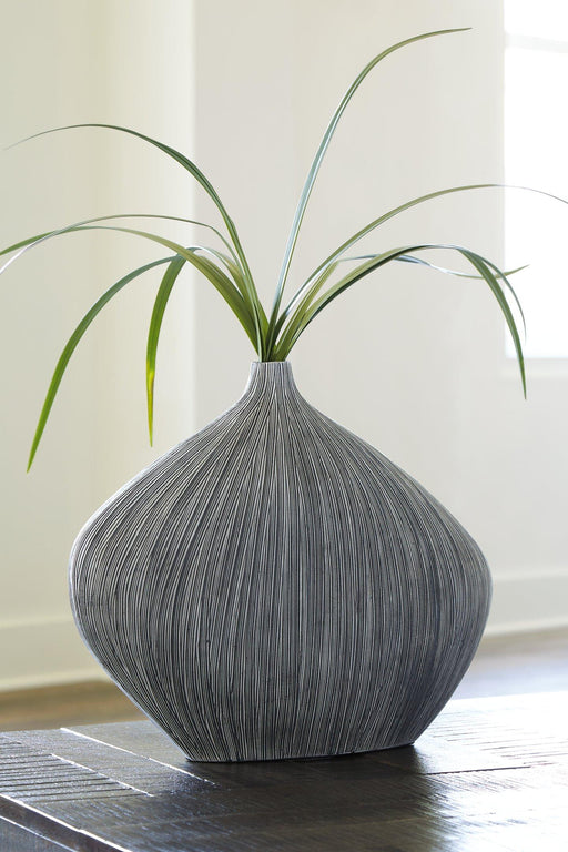 Donya Vase - MR ZEE FURNITURE