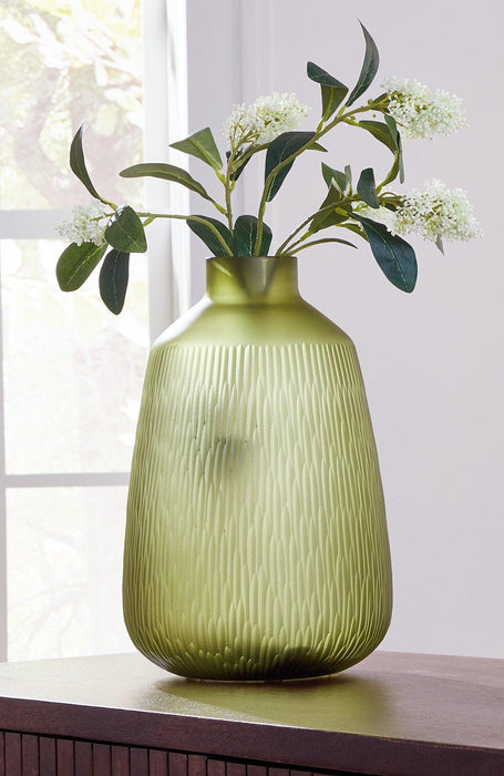 Scottyard Vase - MR ZEE FURNITURE