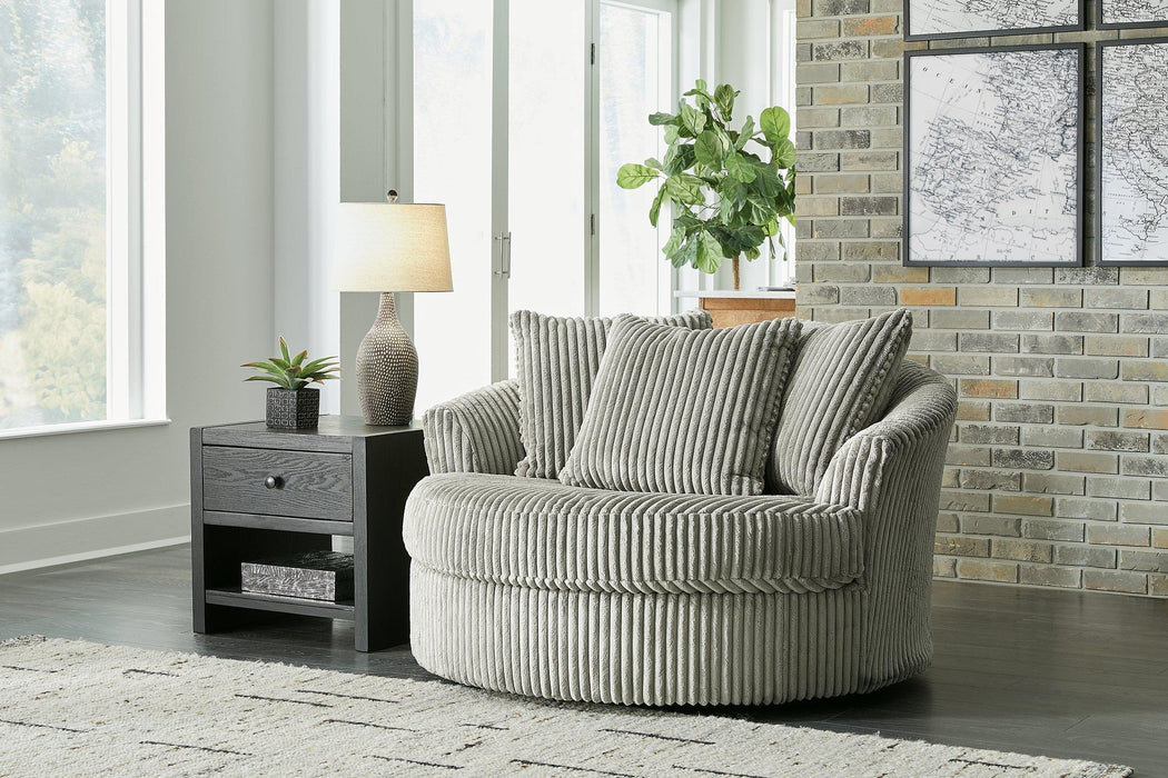 Lindyn Oversized Swivel Accent Chair - MR ZEE FURNITURE