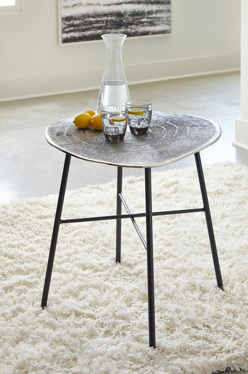 Laverford End Table - MR ZEE FURNITURE