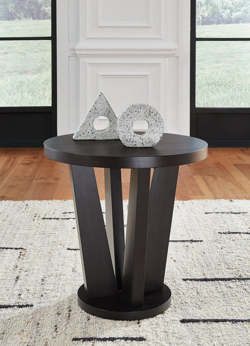 Chasinfield End Table - MR ZEE FURNITURE