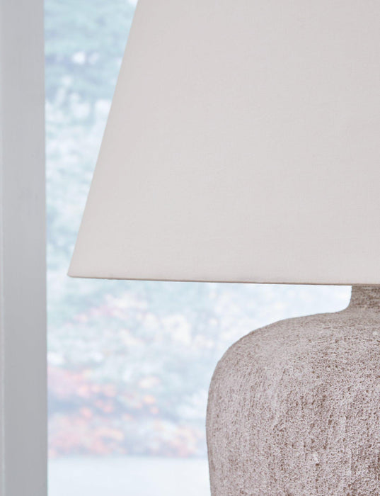 Danry Table Lamp - MR ZEE FURNITURE