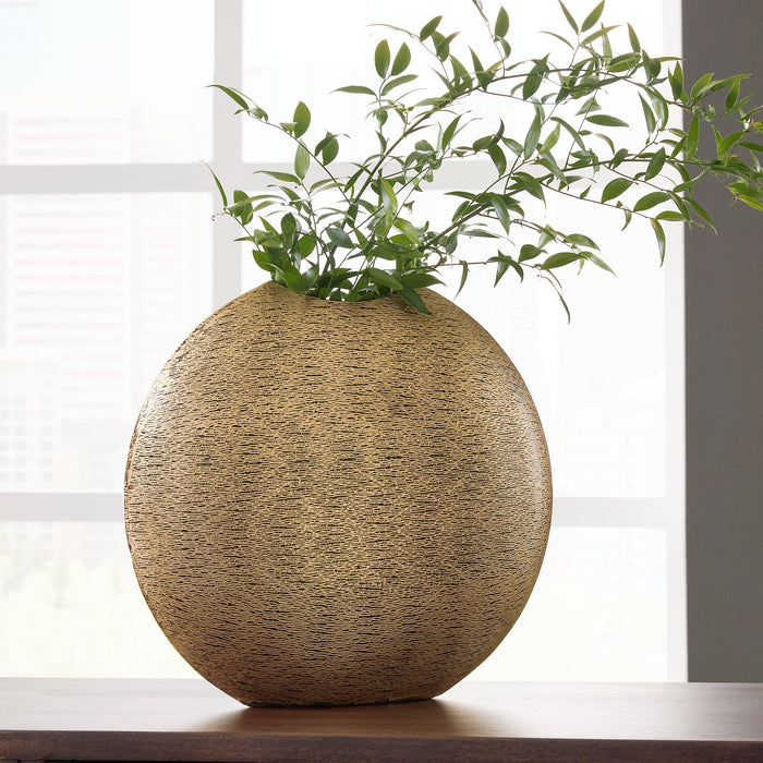 Iansboro Vase - MR ZEE FURNITURE