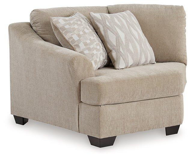 Brogan Bay 3-Piece Sectional with Cuddler - MR ZEE FURNITURE