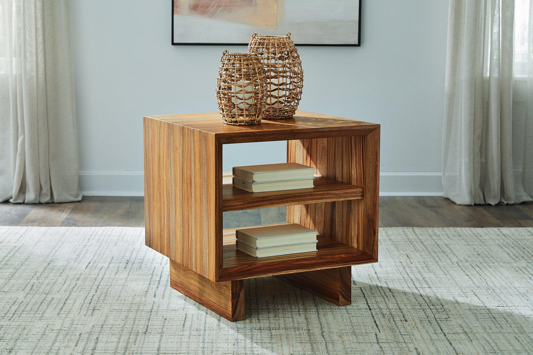 Dressonni End Table - MR ZEE FURNITURE