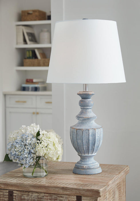 Cylerick Table Lamp - MR ZEE FURNITURE