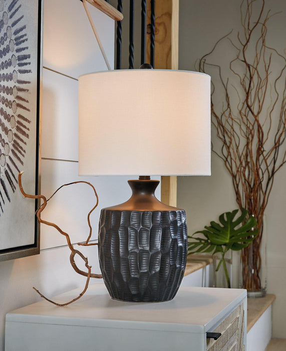 Ellisley Table Lamp - MR ZEE FURNITURE