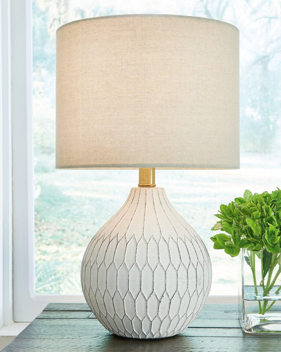 Wardmont Table Lamp - MR ZEE FURNITURE